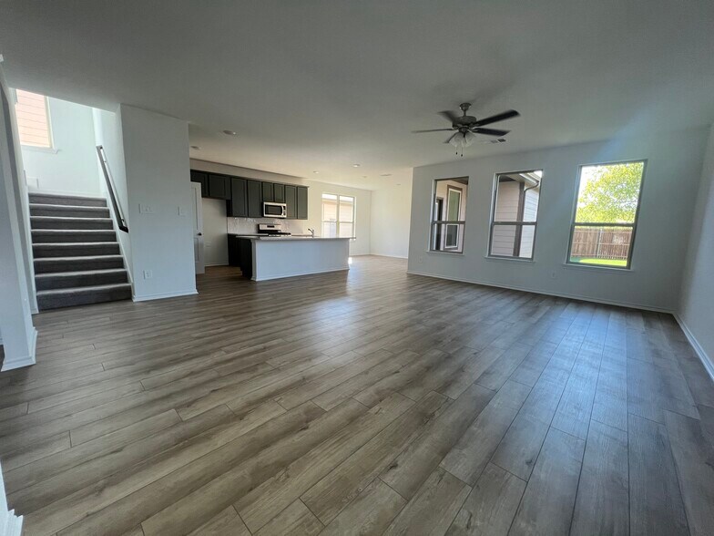 Building Photo - 2944 Brittlebush Dr