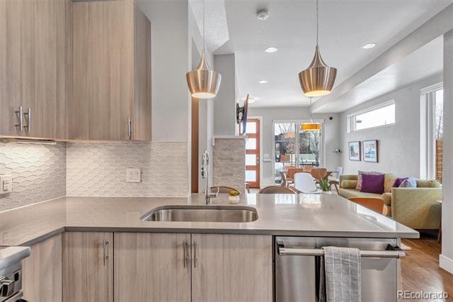 Building Photo - 556 Madison St