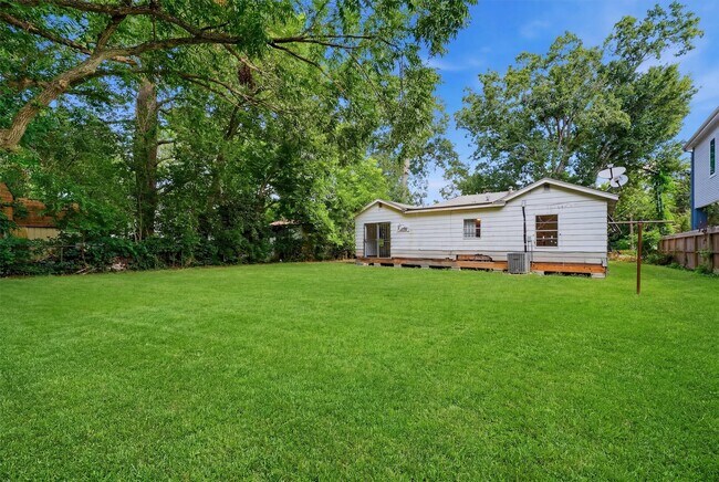 Building Photo - 5326 Wenda St