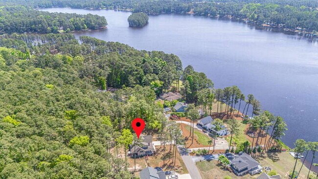 Building Photo - 156 Lakeview Dr