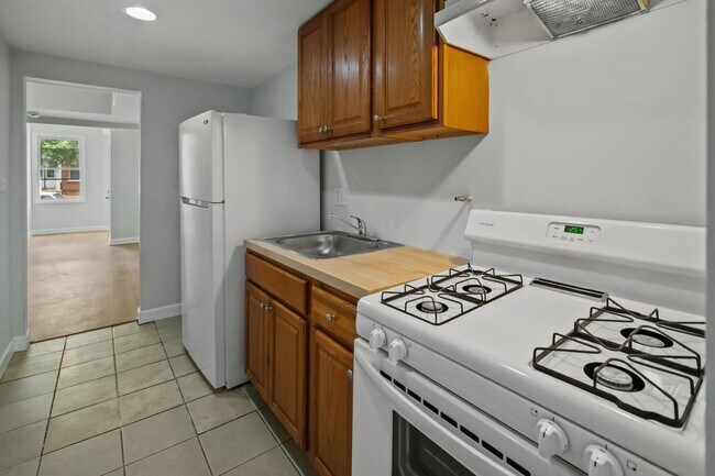 Building Photo - 182 36th St NE