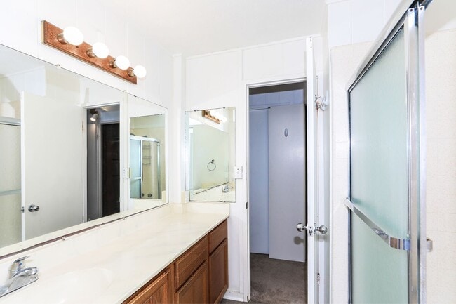 Building Photo - Hawaii Kai - Koko Head Terrace - 3 Bdrm/1.5 Bath/Carport - Single Family Home - $3,100