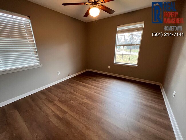 Building Photo - 36 Parkview Dr
