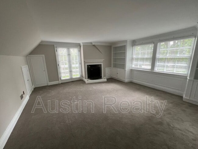 Building Photo - 10510 Ladue Rd