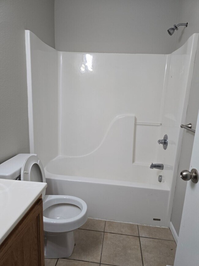 Building Photo - 1505-1507 Greensboro Dr