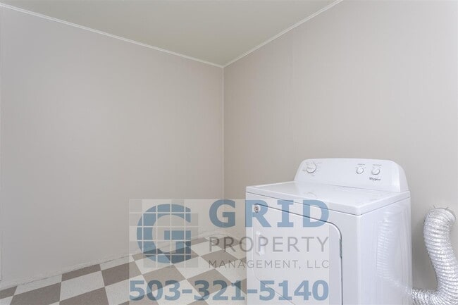 Building Photo - Remodeled 3 Bedroom Available in Northeast Portland!