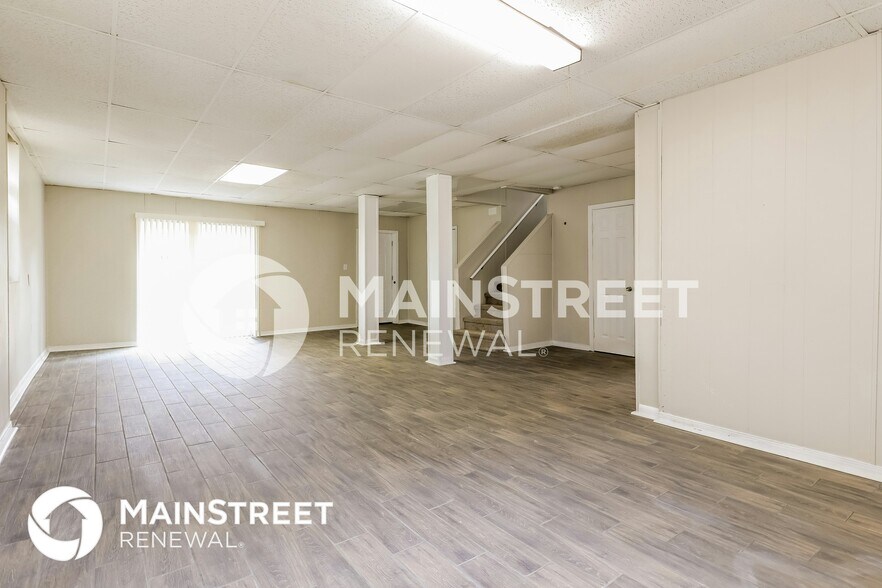 Building Photo - 6704 Amesbury Ln