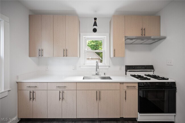 Building Photo - 4305 Ardmore Ave