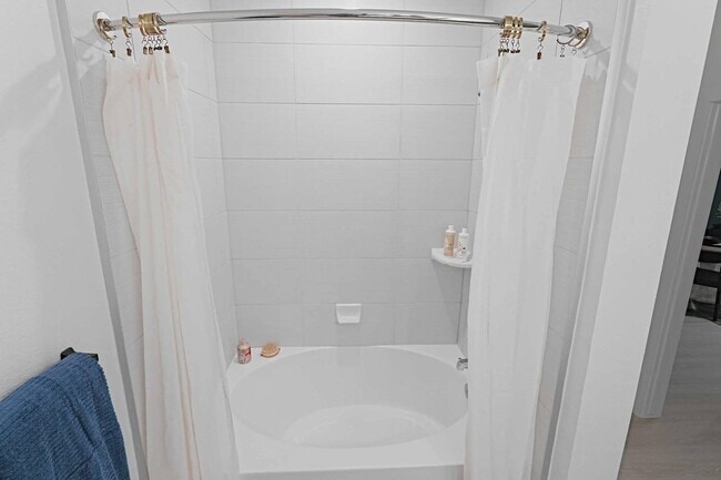 Building Photo - Get Up to $2,400 Off Your 2/2 Rent!