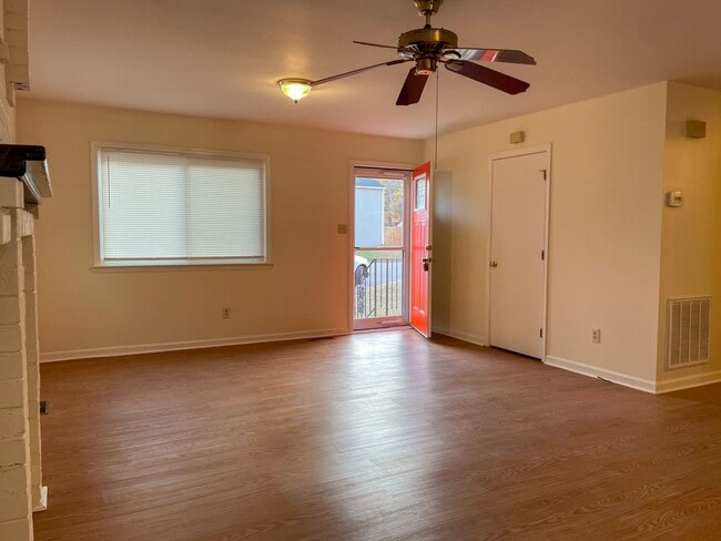 Building Photo - 238 Bull Run Dr
