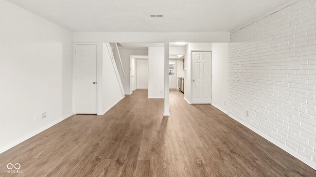 Building Photo - 7488 Countrybrook Dr