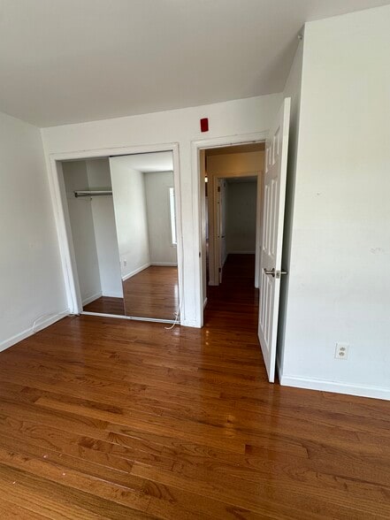 Primary Photo - 2333 Catharine St