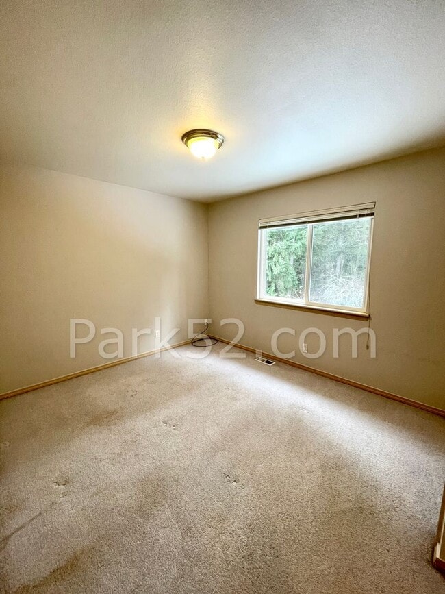 Building Photo - 4 Bedroom Single Family Home in Gig Harbor...