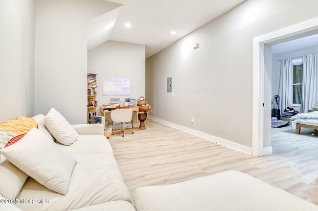 Building Photo - 308 7th Ave