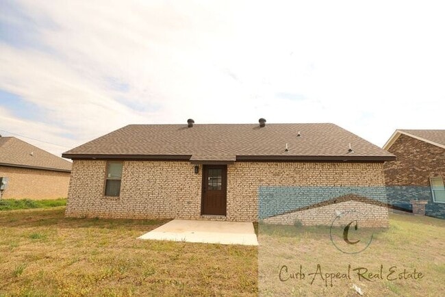 Building Photo - Move in special $900!! New construction 3 bed / 2 bath home - Bono