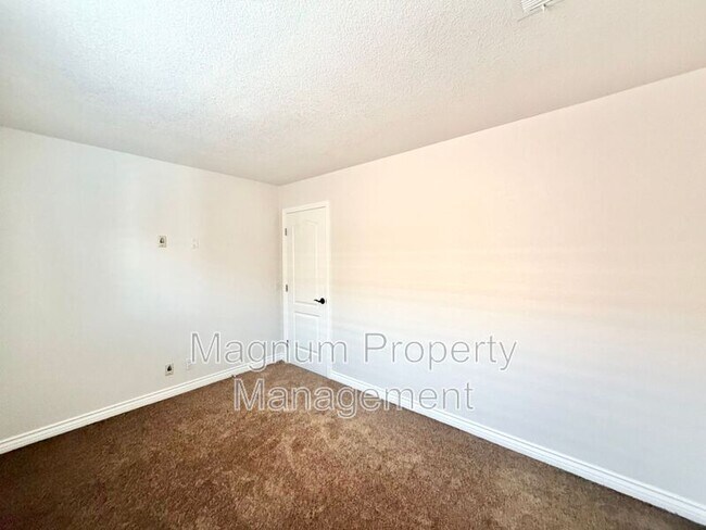 Building Photo - 507 Lassa Way