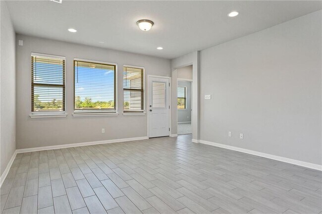 Building Photo - 121 Unforgiven Ln