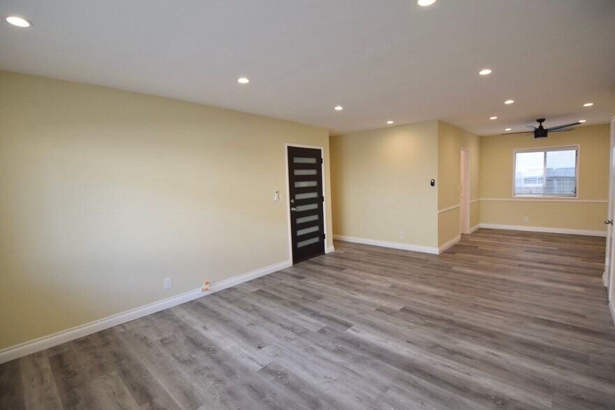 Building Photo - 4334 Mammoth Ave