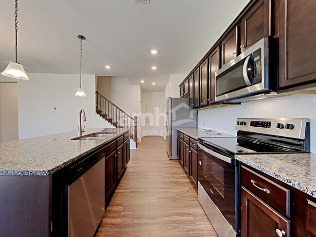 Building Photo - 161 Twin River Dr