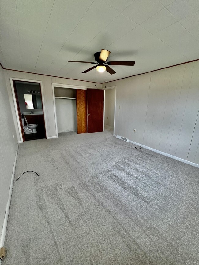 Building Photo - 516 Kensington Ave