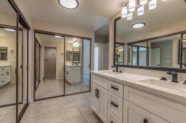 Building Photo - 2128 Presidio Ct