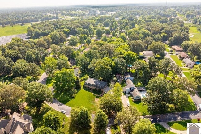 Building Photo - 51 Martin Cir