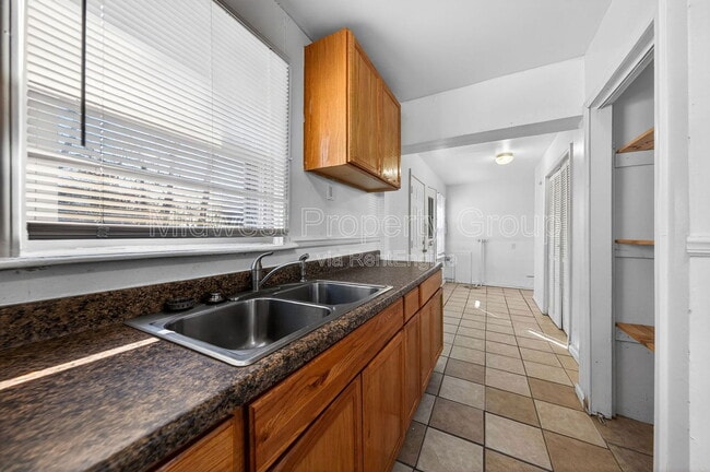 Building Photo - 334 Mueller Ave