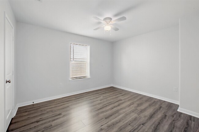 Building Photo - 16884 Kempwood