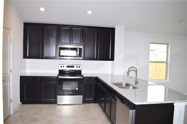 Building Photo - 1689 Woodlands Dr
