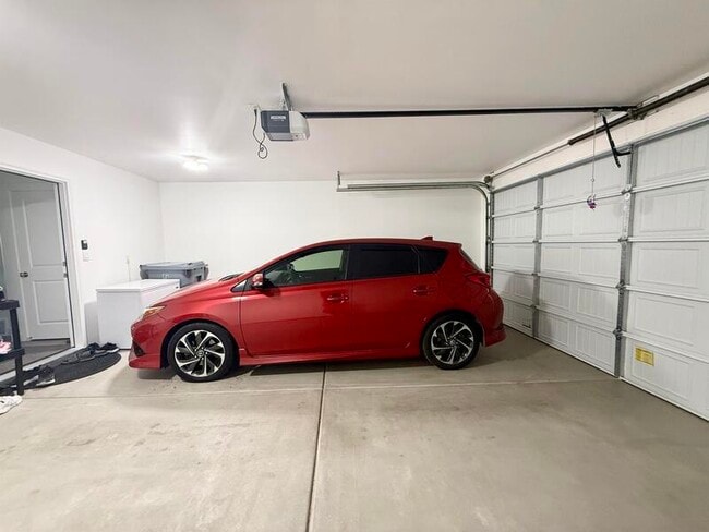 Building Photo - 38 N Northshore Dr