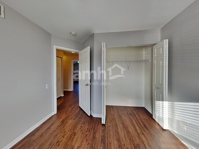 Building Photo - 2364 Chesapeake Bay