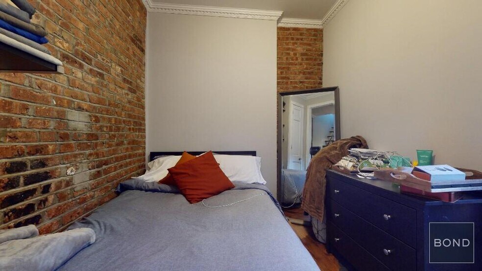 Primary Photo - 314 E 106th St