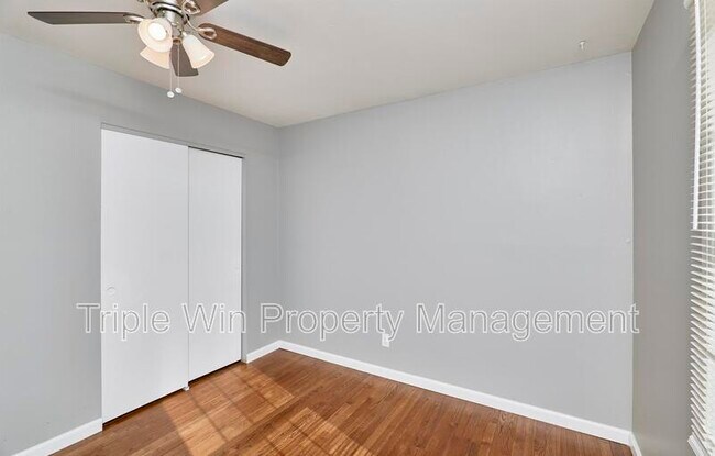 Building Photo - 1405 Willowbrook Dr