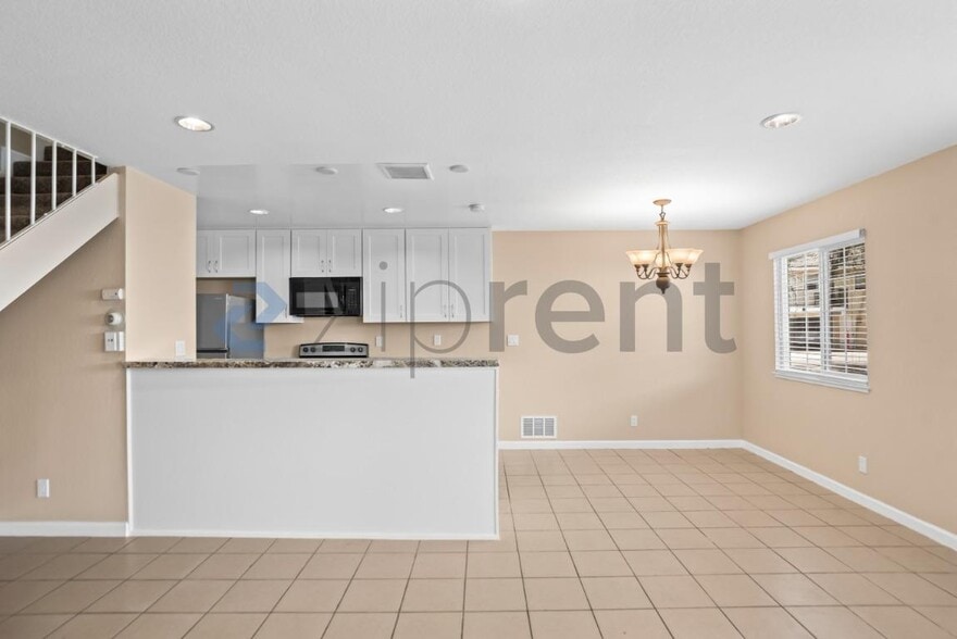 Building Photo - Unit 3