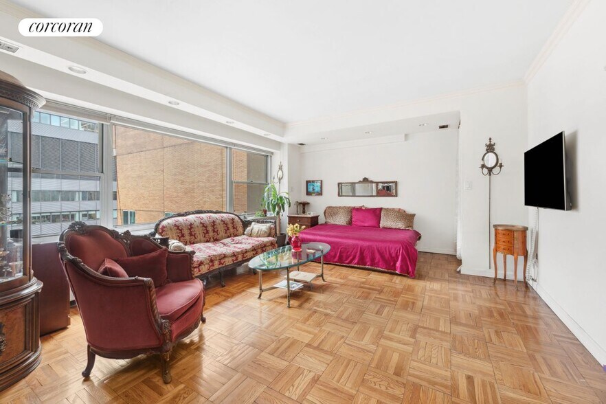 Building Photo - 118 E 60th St