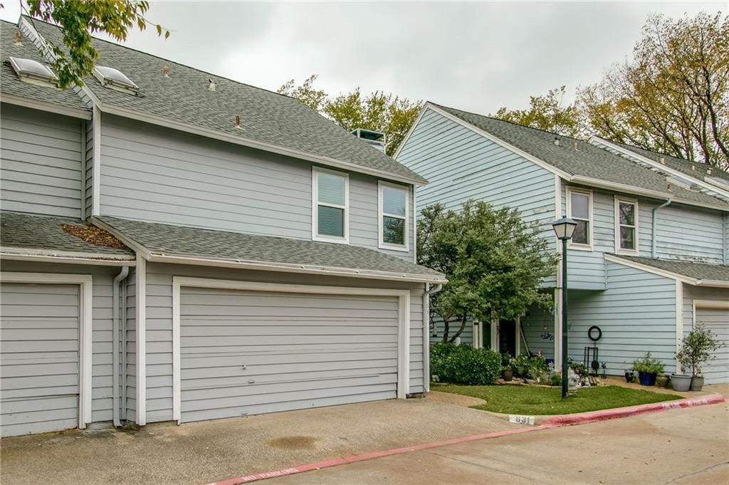 Front loading garage - 631 Cimarron Trl