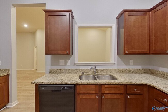 Building Photo - 10685 Bent Brook Dr