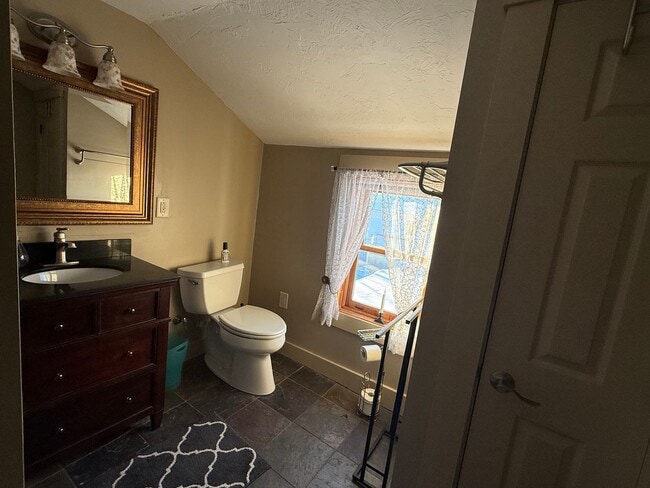 Building Photo - Spacious 4-Bedroom Home for Rent in Laconia – $2,095/month