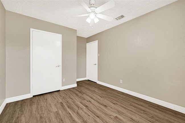 Building Photo - 12322 Meadow Ridge Dr