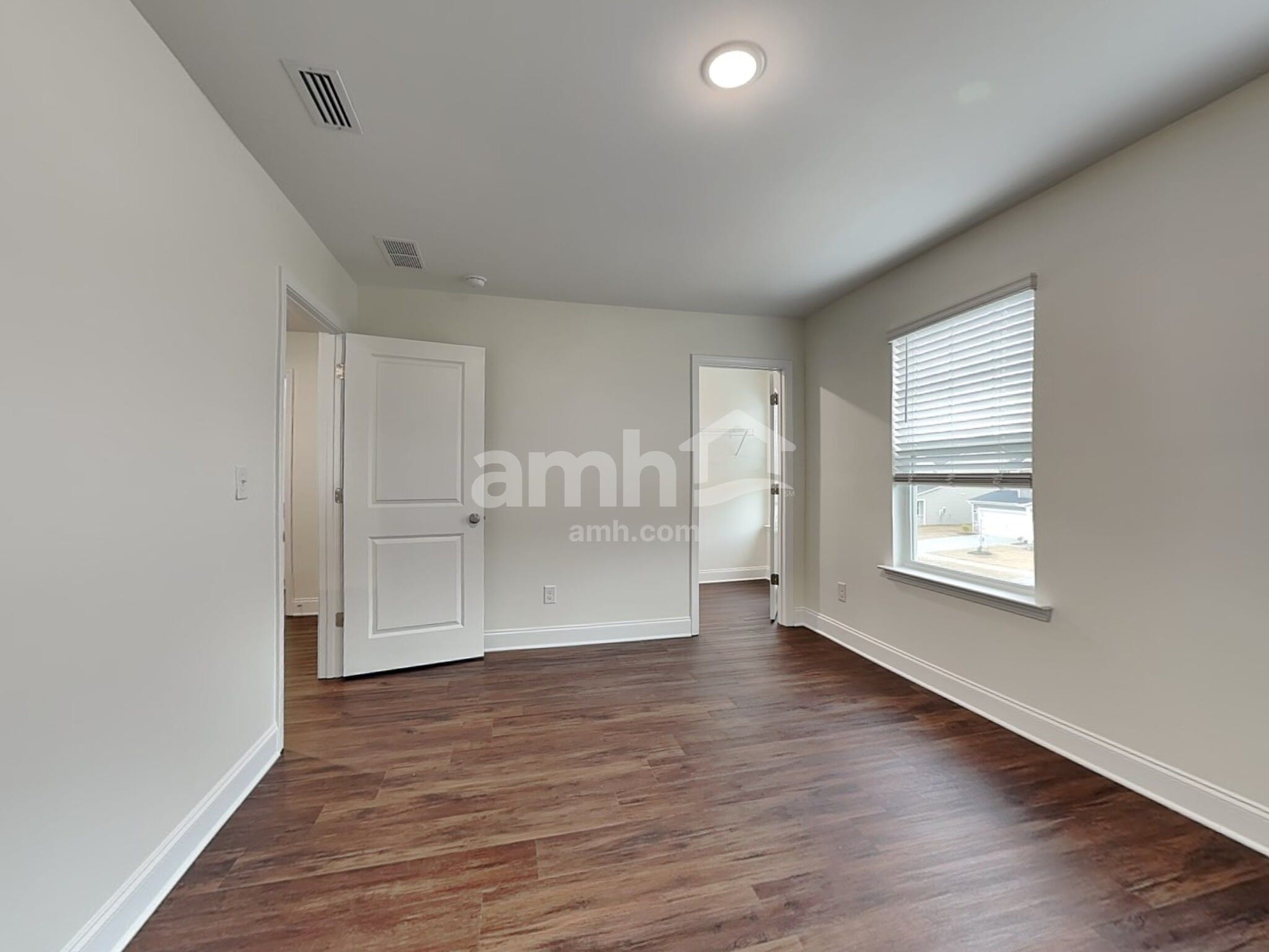 Building Photo - 15721 Thomas Rd