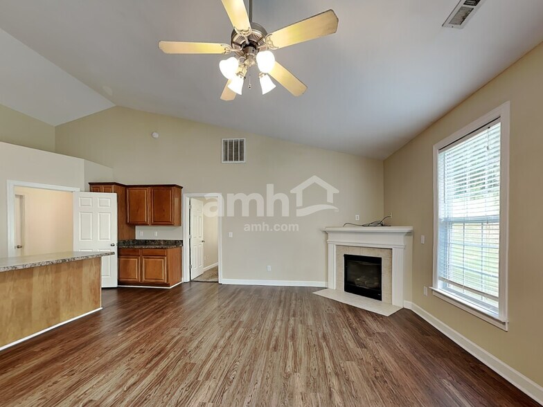 Building Photo - 16 Greenbranch Way