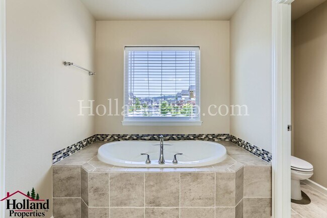 Building Photo - Beautiful, Light-Filled 4-Bedroom Home with a Charming Backyard NEW PRICE $3,295 and REDUCED SECU...