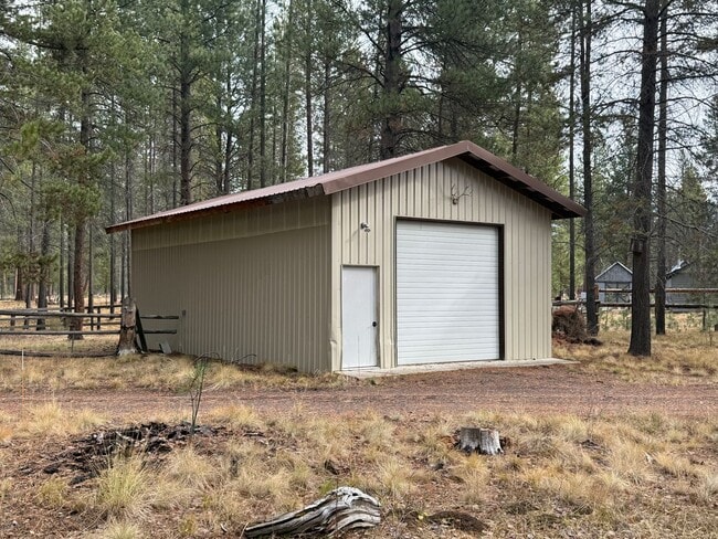 Building Photo - 55303 Velvet Ct