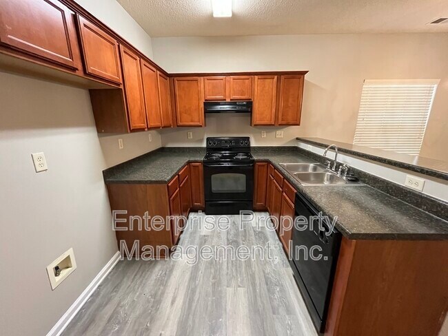 Building Photo - 10178 Sterling Ridge Dr
