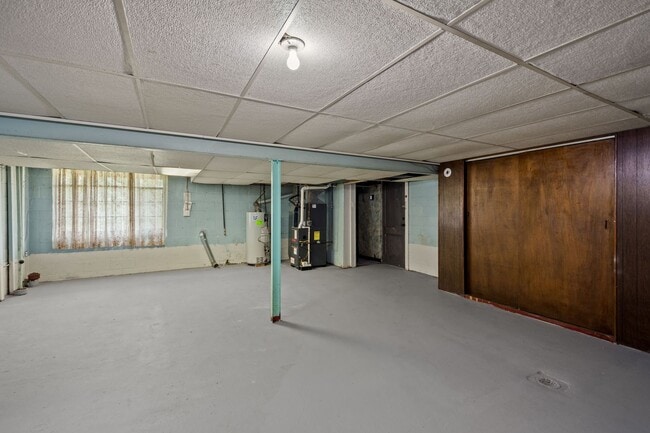 Building Photo - Stunning 3 bedroom home in McKeesport available now!