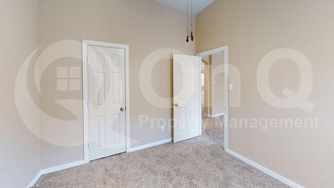 Building Photo - 1921 Highland Haven Ln
