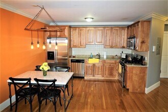 Building Photo - 255 Winter St