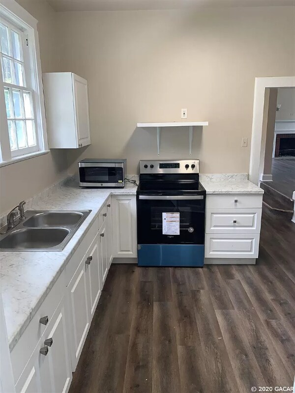 Building Photo - 929 SW 13th St