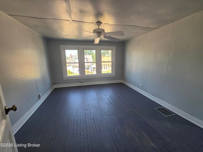 Building Photo - 321 S 39th St