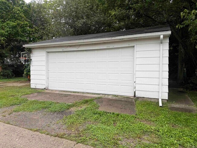 Building Photo - 1428 Swinney Ave
